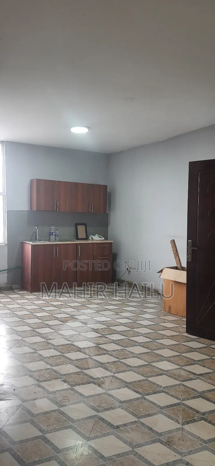 3ተኛ ላይ ለቢሮ አገልግሎት