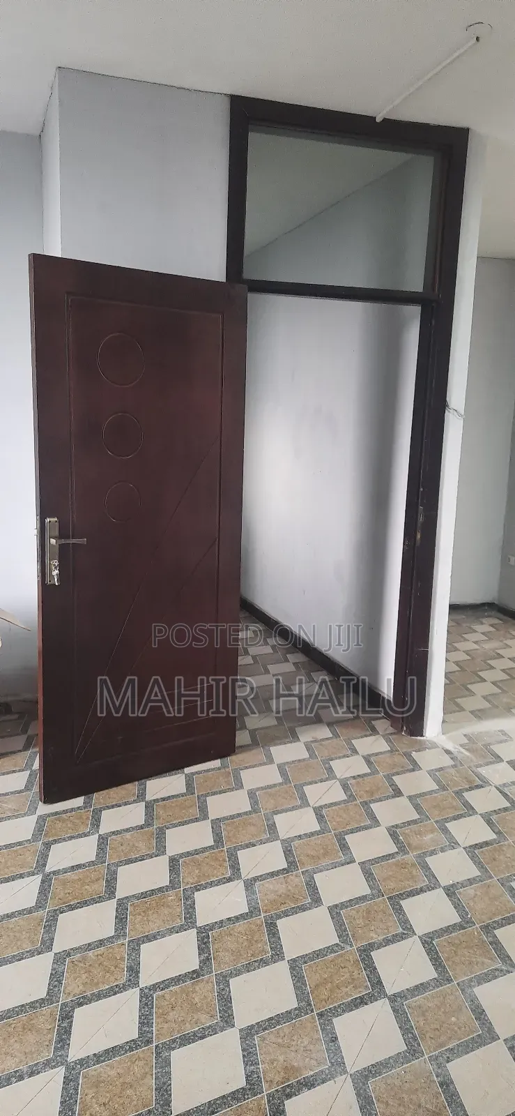 3ተኛ ላይ ለቢሮ አገልግሎት