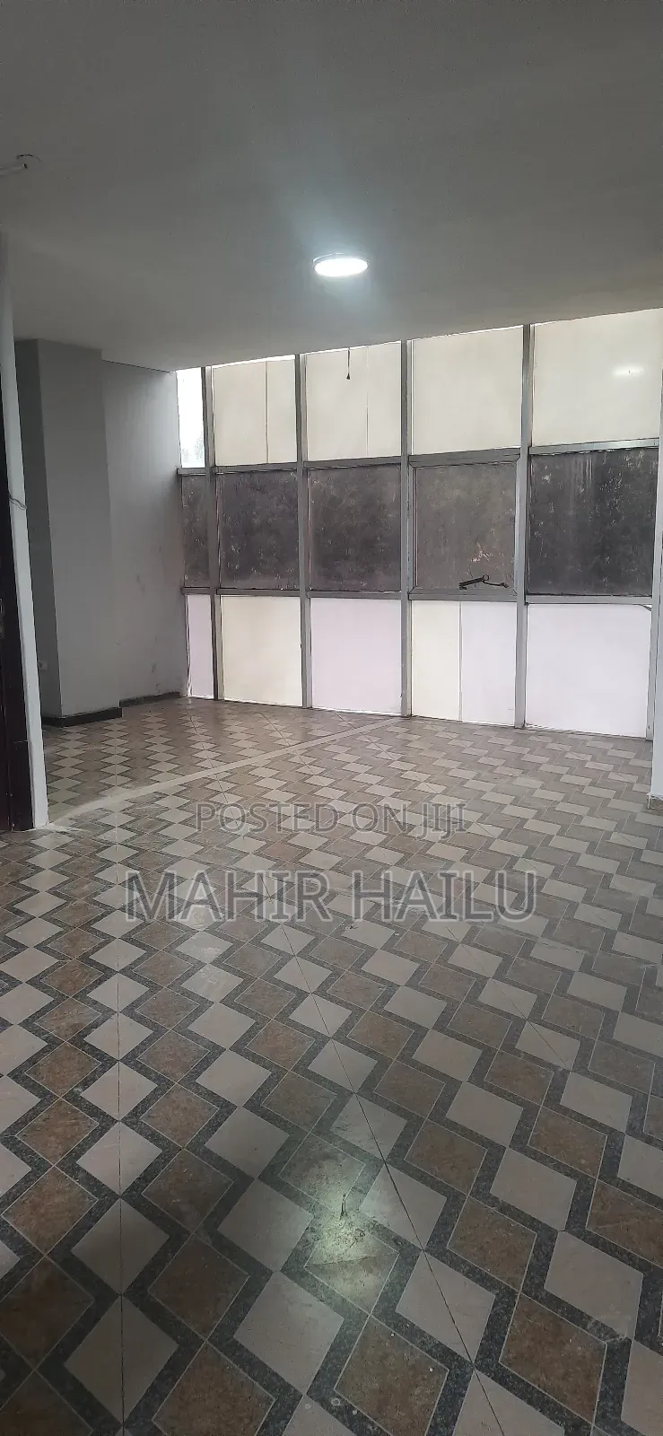 3ተኛ ላይ ለቢሮ አገልግሎት