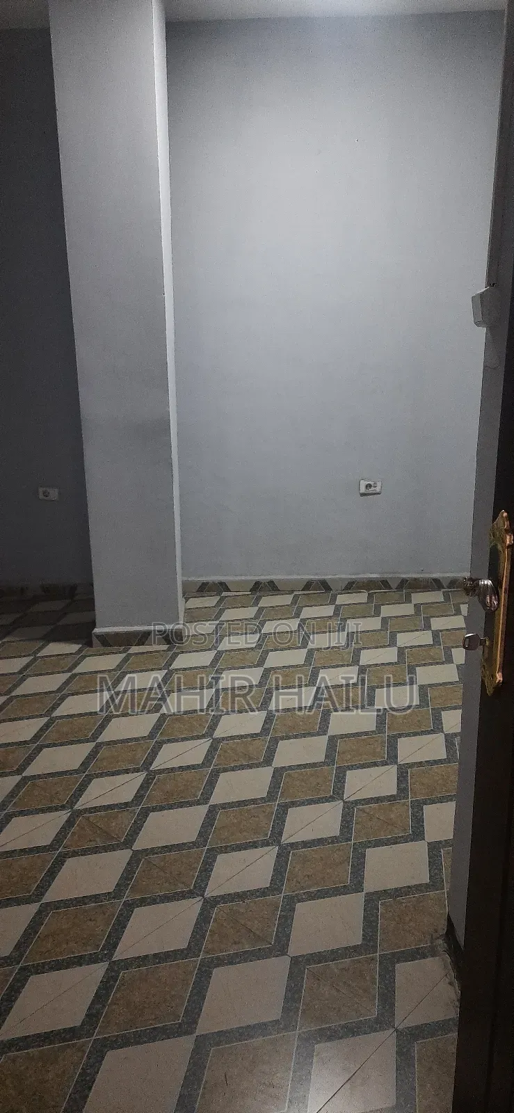 3ተኛ ላይ ለቢሮ አገልግሎት