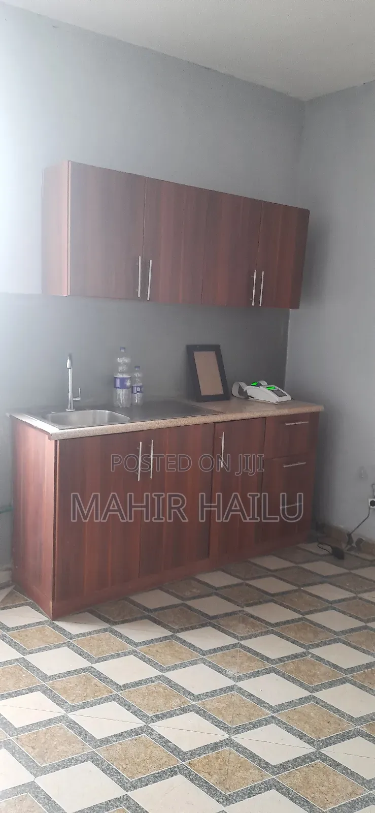 3ተኛ ላይ ለቢሮ አገልግሎት