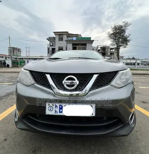 Photo - Nissan Qashqai 2017 Gray
