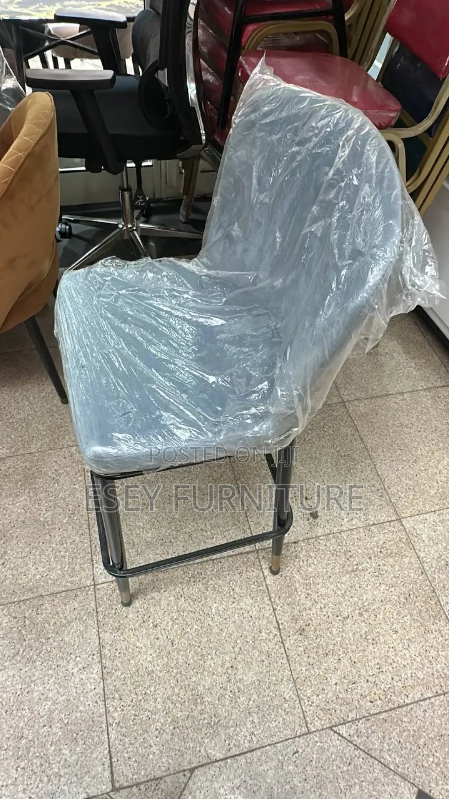 ጥራት ያለው በከፋይ ጨርቅ የተሰራ Bar Chairs
