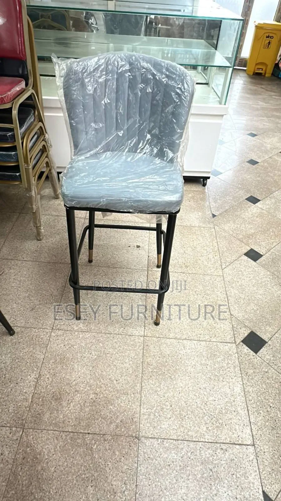 ጥራት ያለው በከፋይ ጨርቅ የተሰራ Bar Chairs