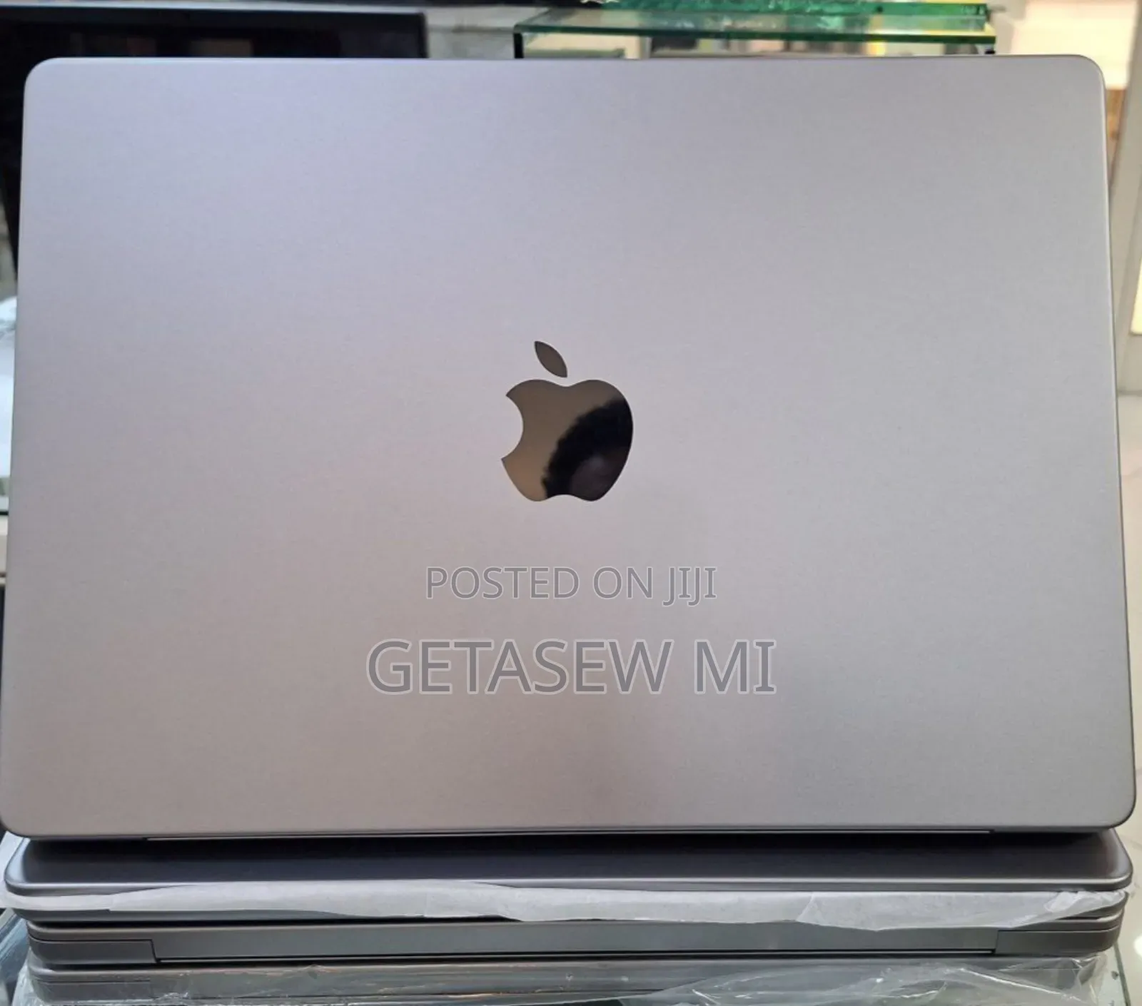 New Laptop Apple MacBook Pro M1 16GB Apple M1 Pro SSD 1T