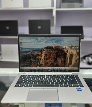 New Laptop HP EliteBook 840 G8 16GB Intel Core I7 SSD 512GB