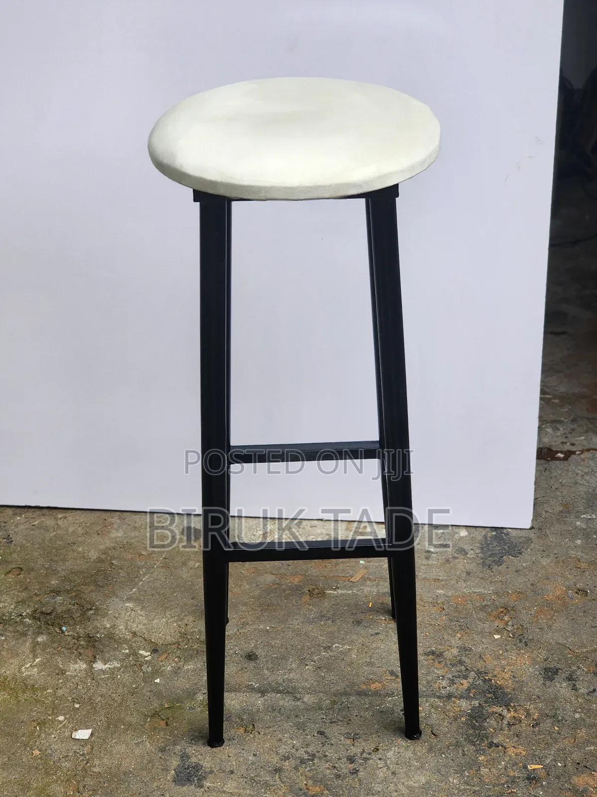 Bar Chair 80 Cm Height and 37cm Circumference