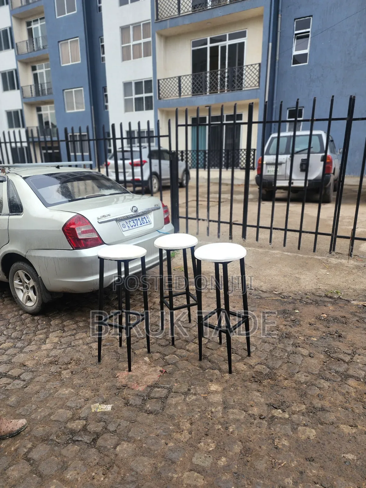 Bar Chair 80 Cm Height and 37cm Circumference