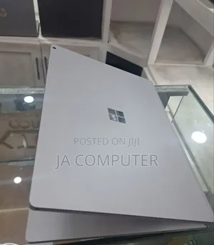 New Laptop Microsoft Surface Book 2 16GB Intel Core I7 SSD 256GB