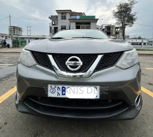 Photo - Nissan Qashqai 2017 Silver