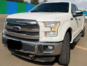 Photo - Ford F-150 2016 White