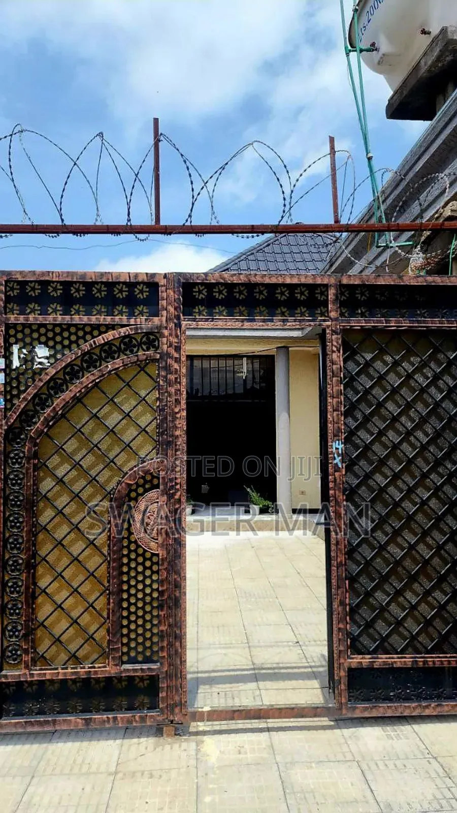 4bdrm Villa in ጣፎ አቡነክሮስ Area, Yeka for sale