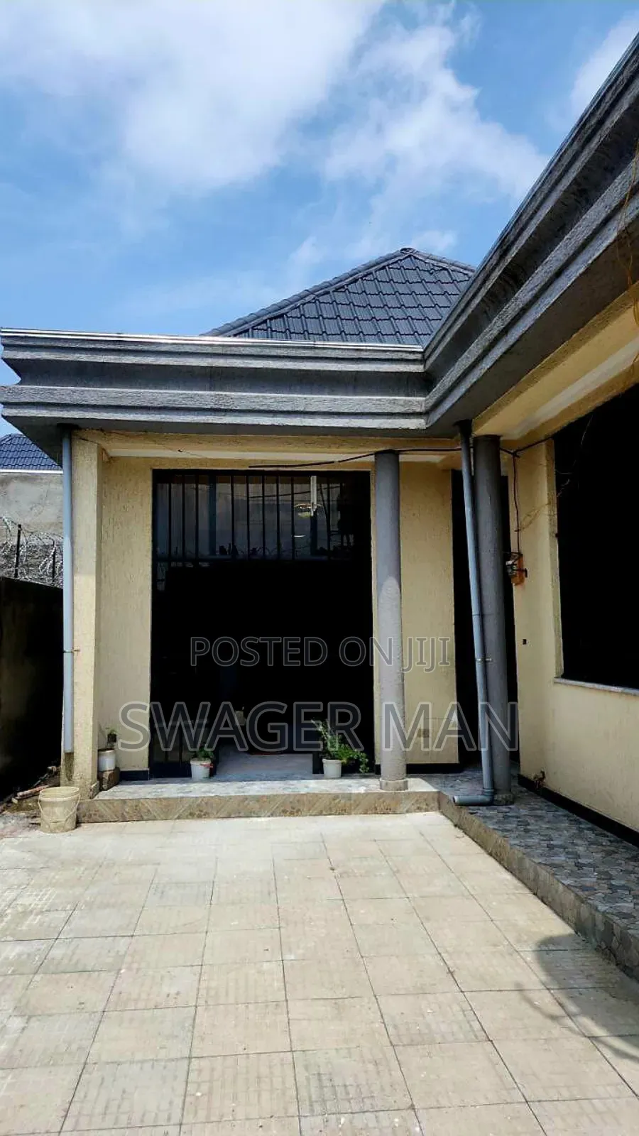 4bdrm Villa in ጣፎ አቡነክሮስ Area, Yeka for sale