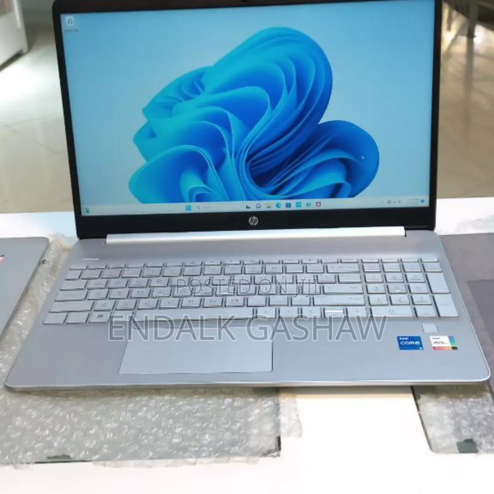 New Laptop HP Envy X360 8GB Intel Core I5 SSD 512GB