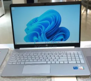 New Laptop HP Envy X360 8GB Intel Core I5 SSD 512GB