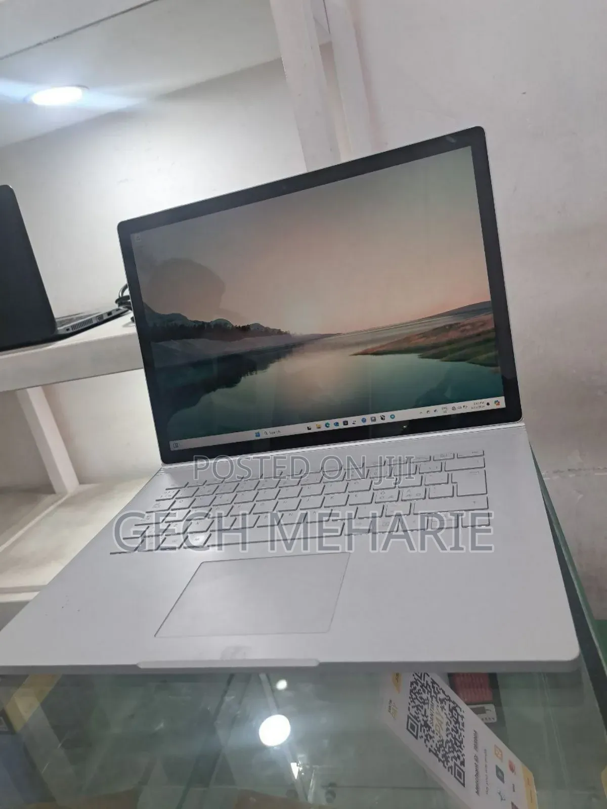 New Laptop Microsoft Surface Book 2 16GB Intel Core I7 SSD 256GB