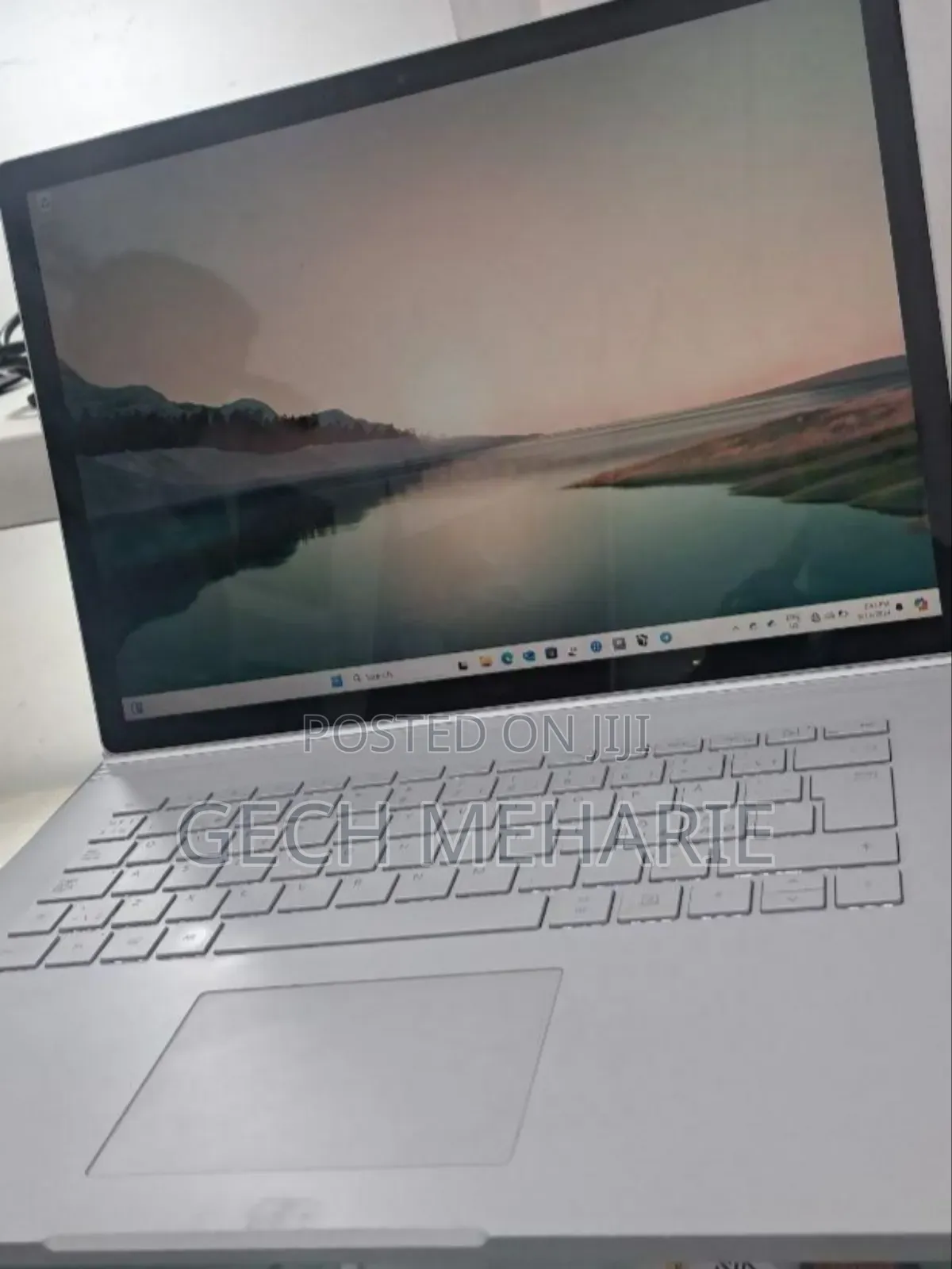 New Laptop Microsoft Surface Book 2 16GB Intel Core I7 SSD 256GB