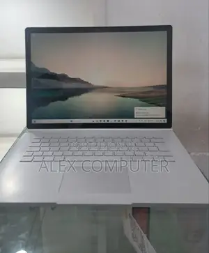 New Laptop Microsoft Surface Book 2 16GB Intel Core I7 SSD 256GB