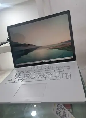 New Laptop Microsoft Surface Book 2 16GB Intel Core I7 SSD 256GB