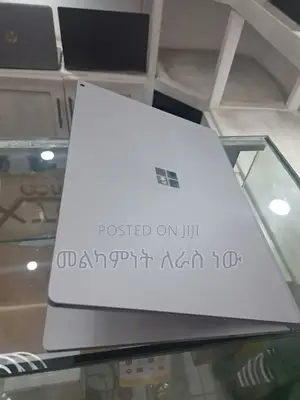 New Laptop Microsoft Surface Book 2 16GB Intel Core I7 SSD 256GB