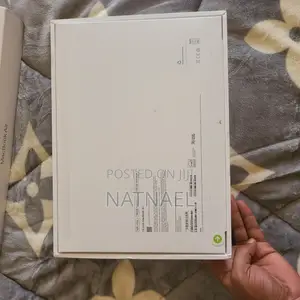 Photo - New Laptop Apple MacBook Air 2025 M4 13-Inch 16GB Apple M4 SSD 256GB