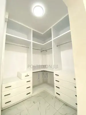 4bdrm Apartment in Bole for sale
