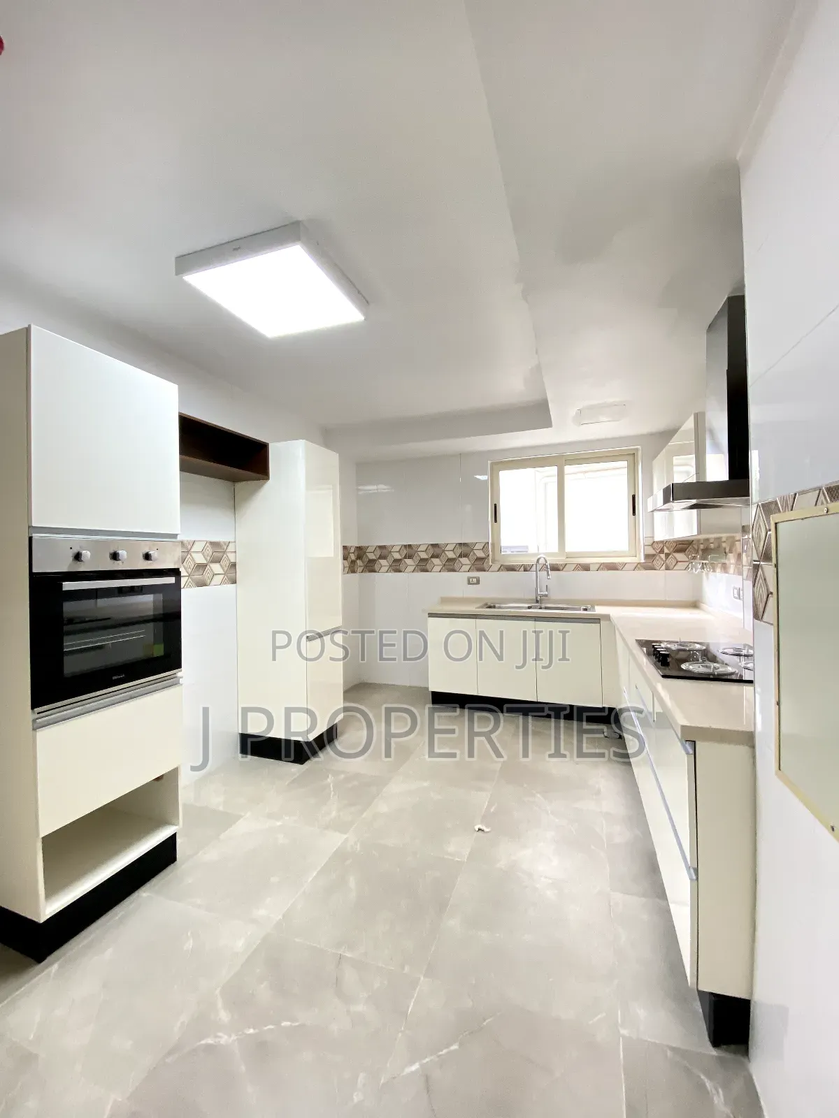 4bdrm Apartment in Bole for sale