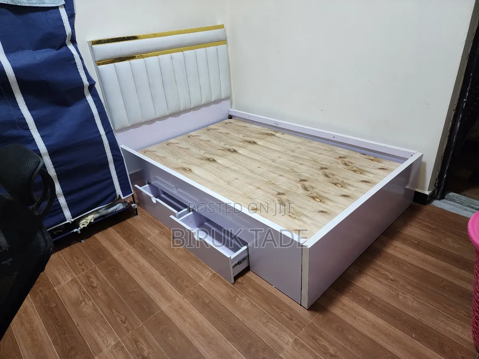 120cm Tapiceri Bed – Premium Upholstery