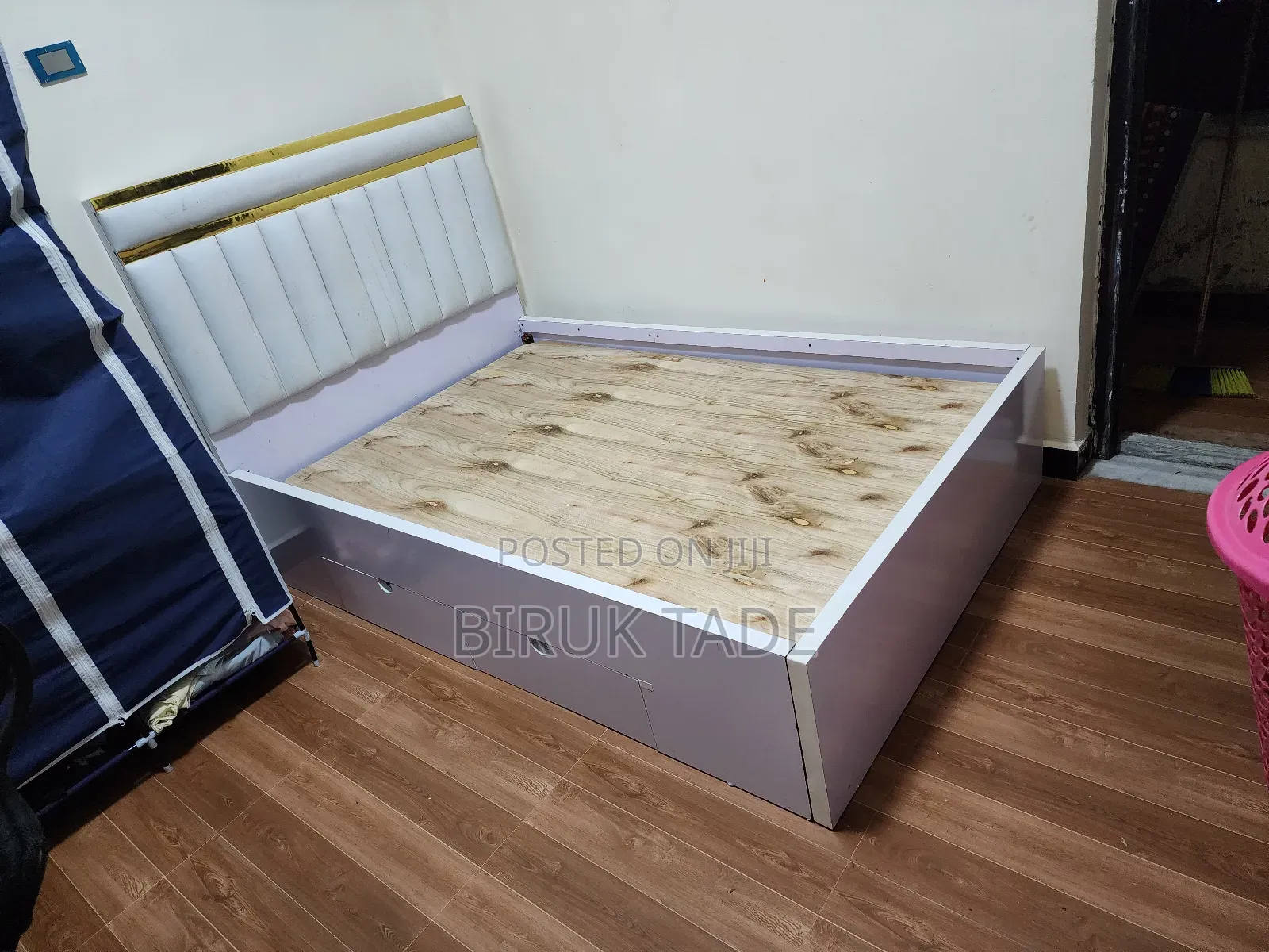 120cm Tapiceri Bed – Premium Upholstery