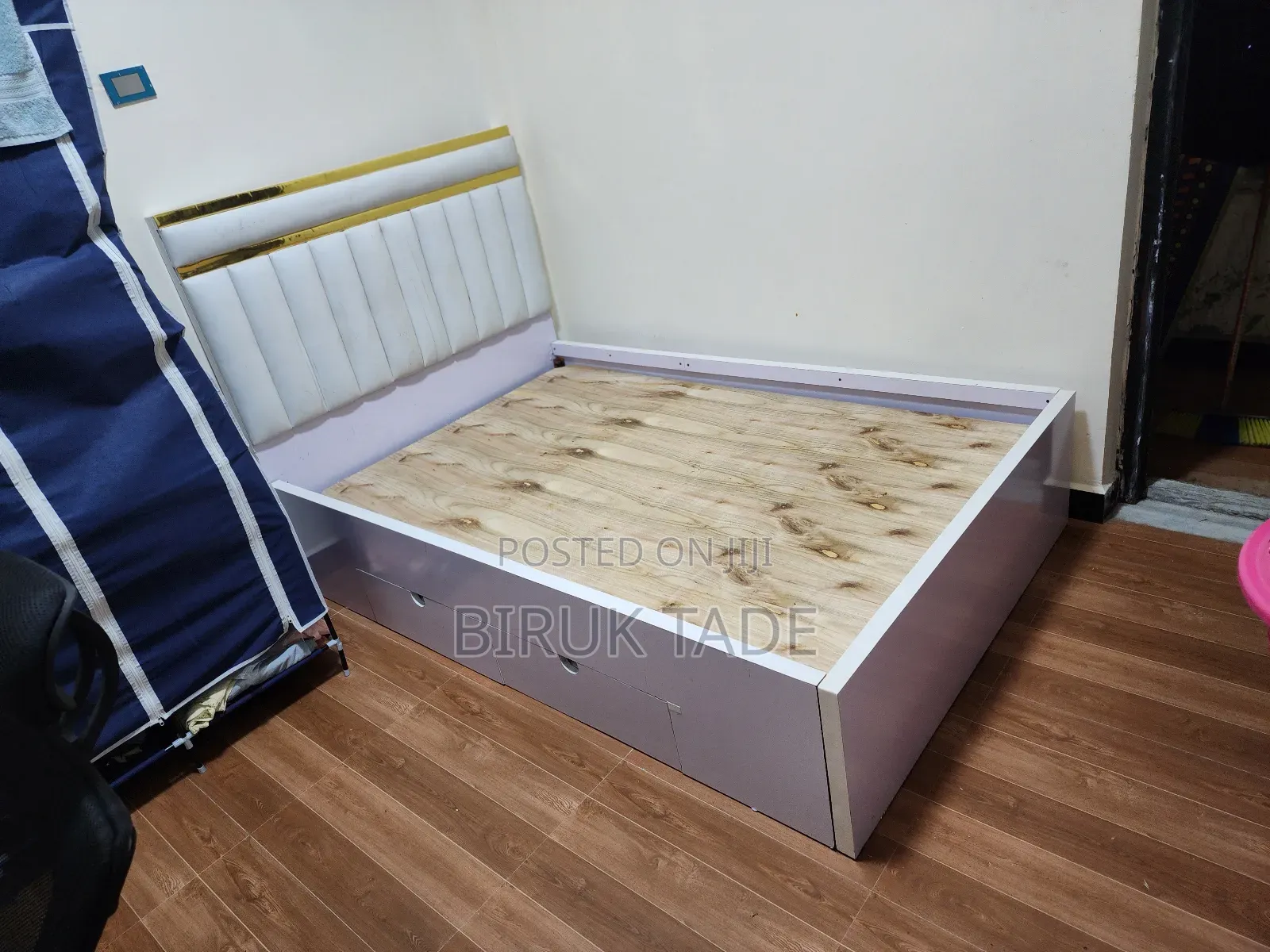 120cm Tapiceri Bed – Premium Upholstery