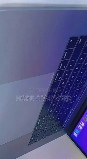 Photo - New Laptop Apple MacBook Pro 2017 16GB Intel Core I7 SSD 512GB