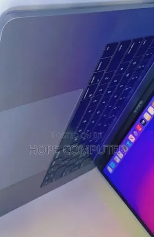 New Laptop Apple MacBook Pro 2017 16GB Intel Core I7 SSD 512GB