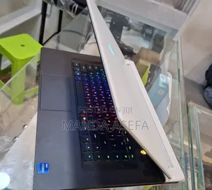 New Laptop Alienware M17x R2 32GB Intel Core I7 SSD 1T