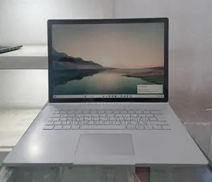 New Laptop Microsoft Surface Book 2 4GB Intel Core I7 SSD 256GB