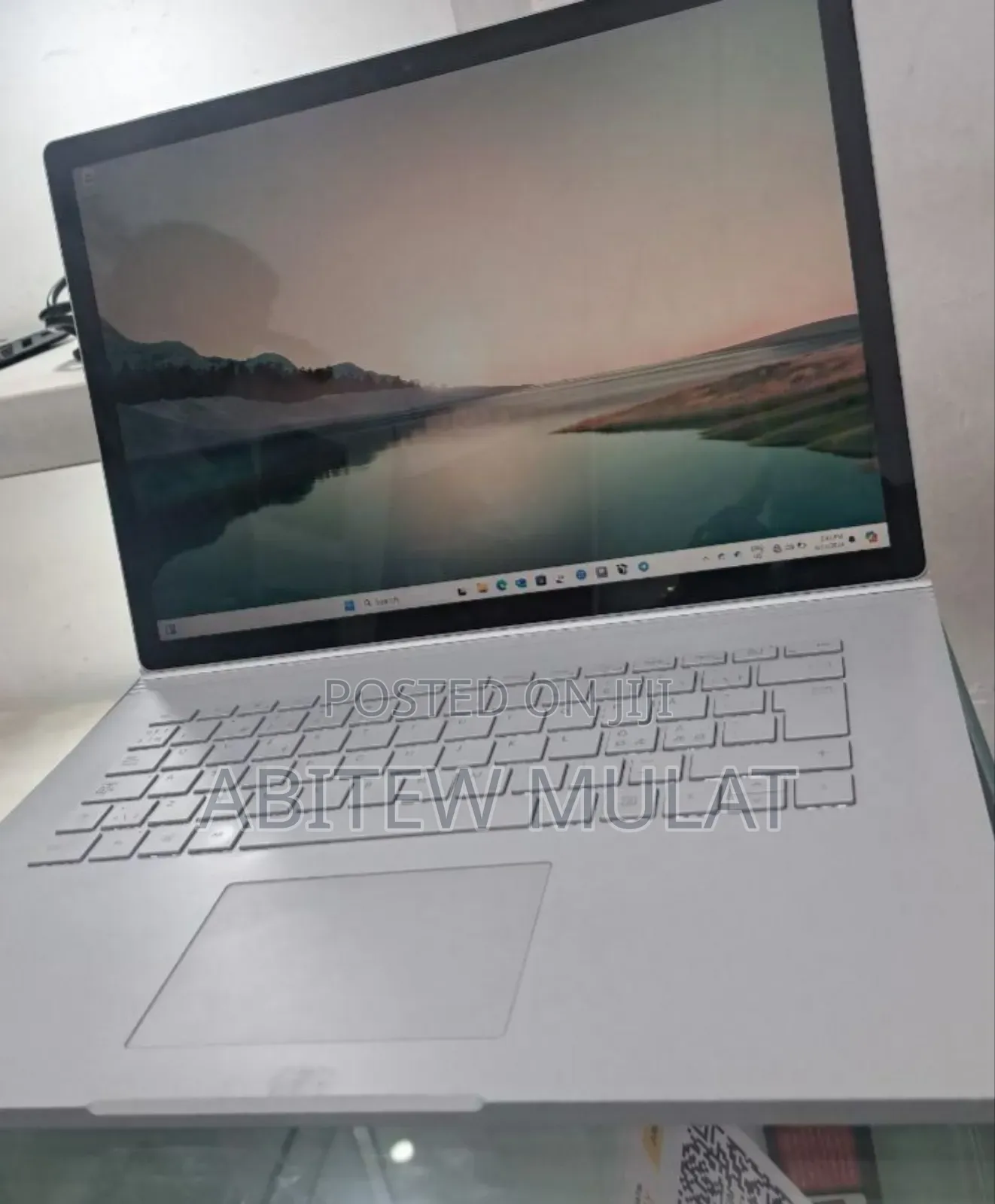 New Laptop Microsoft Surface Book 2 16GB Intel Core I7 SSD 256GB