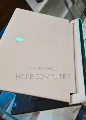 New Laptop Alienware M17x R2 32GB Intel Core I7 SSD 1T