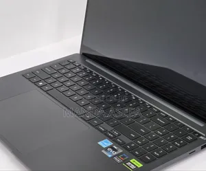 New Laptop Samsung 16GB Intel Core I7 SSD 1T
