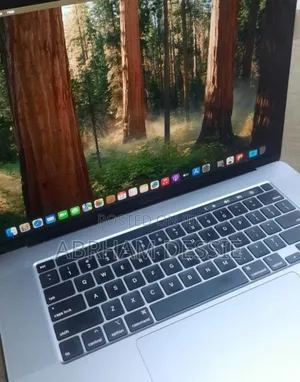 Photo - New Laptop Apple MacBook Pro 2019 32GB Intel Core I9 SSD 512GB