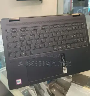 New Laptop Lenovo Yoga 7i 16GB Intel Core Ultra 7 SSD 512GB