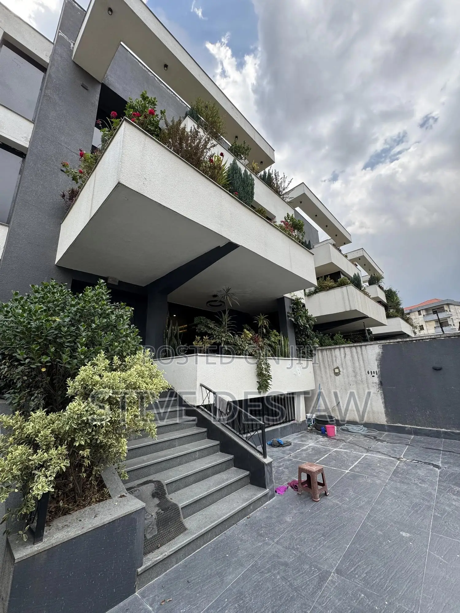 Furnished 6bdrm House in Luxury House, Bole for sale