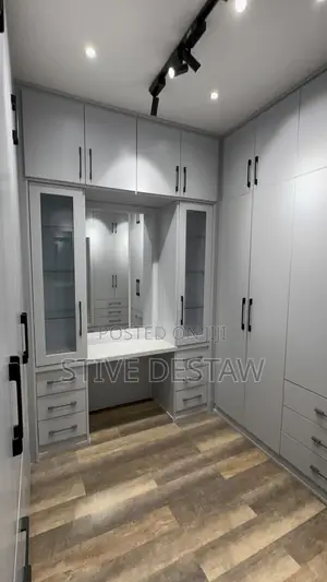 Furnished 6bdrm House in Luxury House, Bole for sale