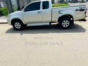 Toyota Hilux 2014 Silver