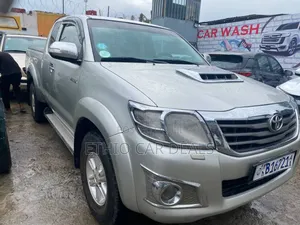 Toyota Hilux 2014 Silver