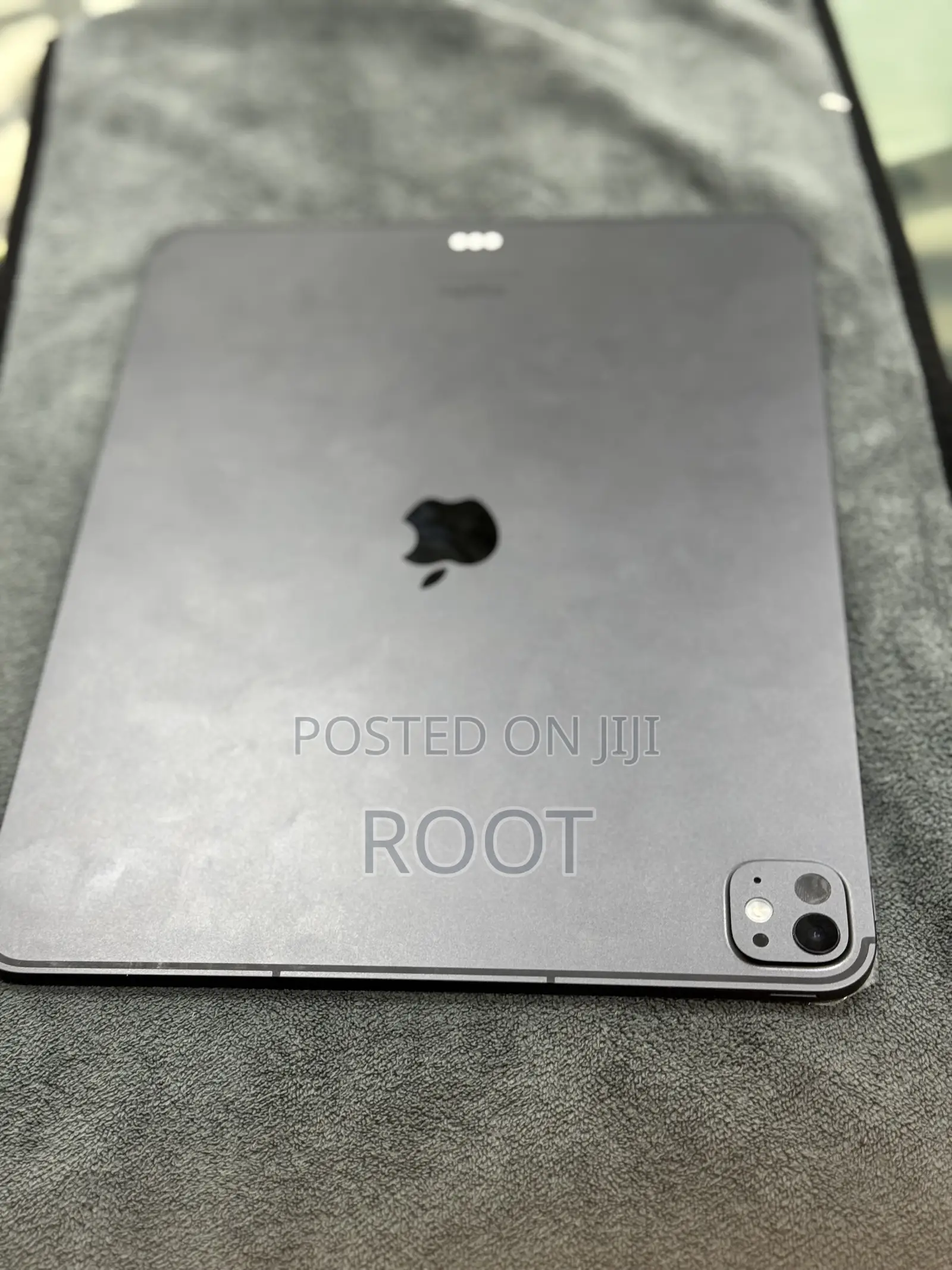 New Apple iPad Pro 13 (2024) 16 GB Black