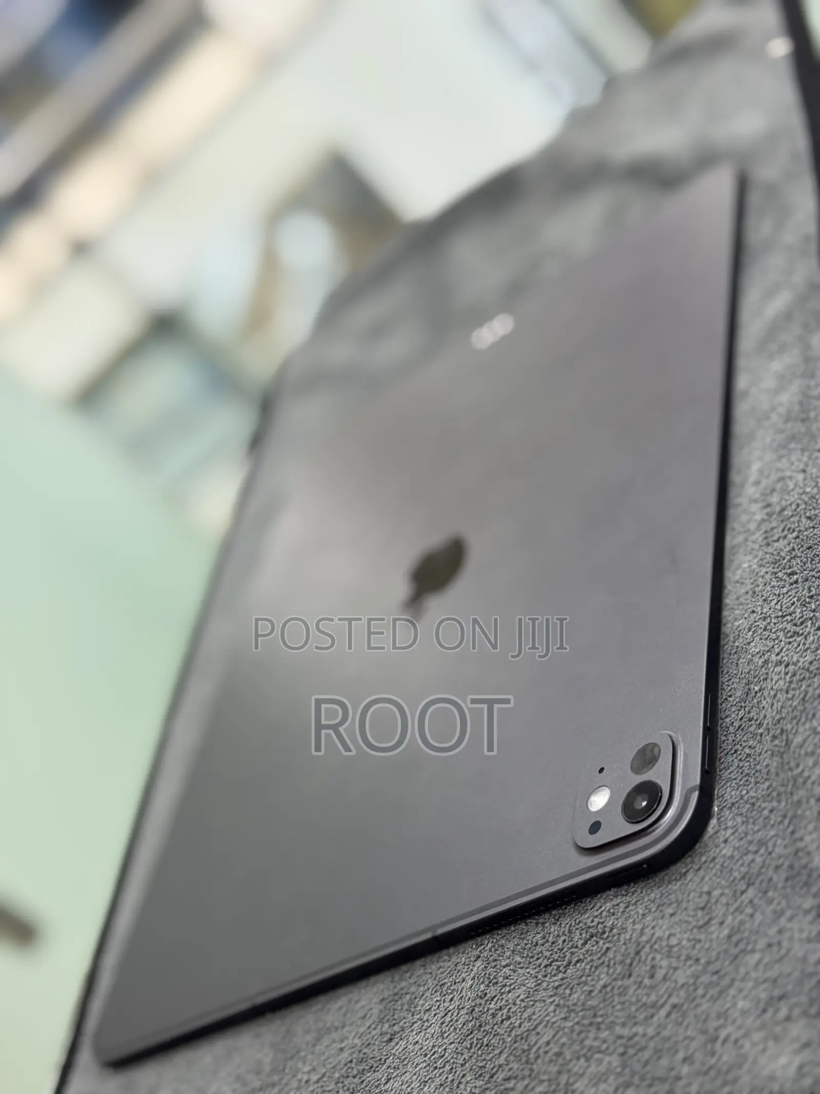 New Apple iPad Pro 13 (2024) 16 GB Black