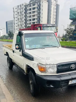 Toyota Land Cruiser 2009 White