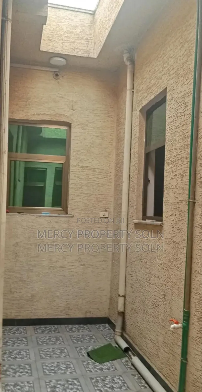 5bdrm Villa in Bole for sale