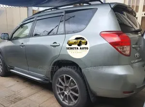 Photo - Toyota RAV4 2007 Silver