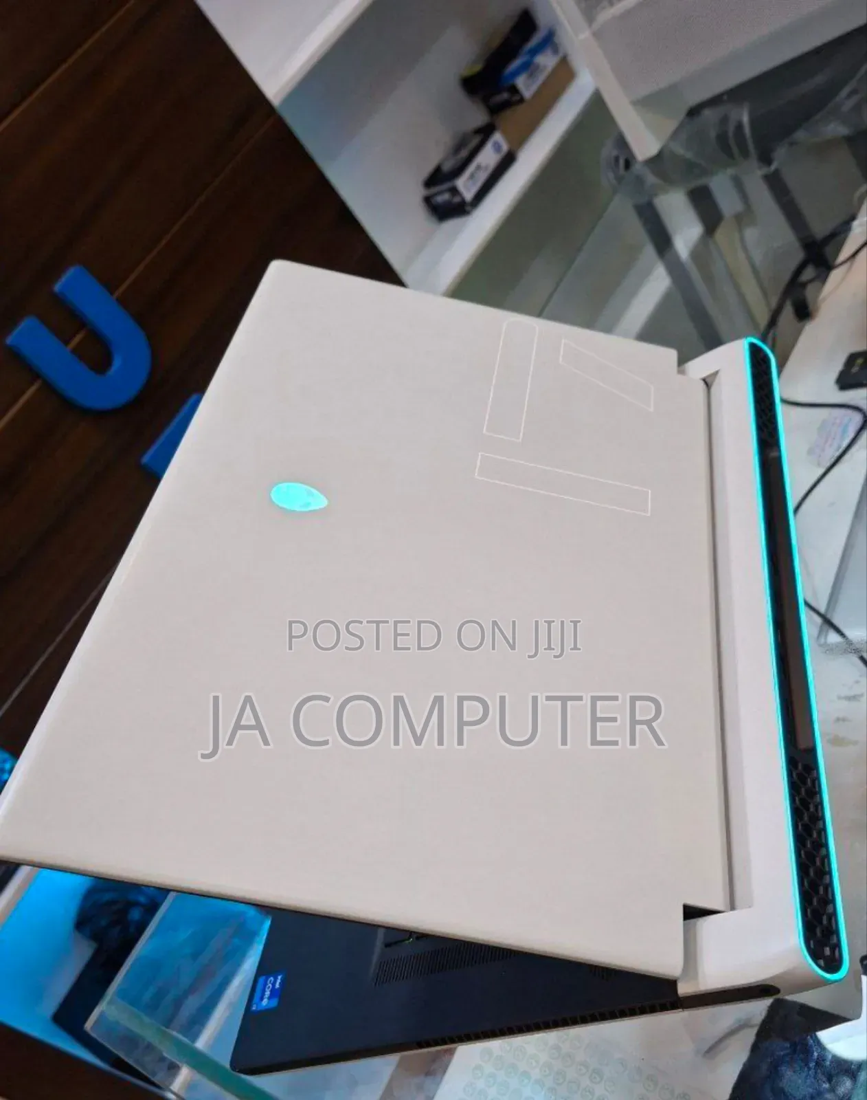 New Laptop Alienware M17x R2 32GB Intel Core I7 SSD 1T