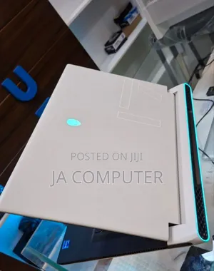 New Laptop Alienware M17x R2 32GB Intel Core I7 SSD 1T